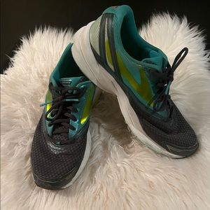 Brooks Womens Launch 4 1202341B077 Black Blue Running Shoes Sneakers Size 10 B